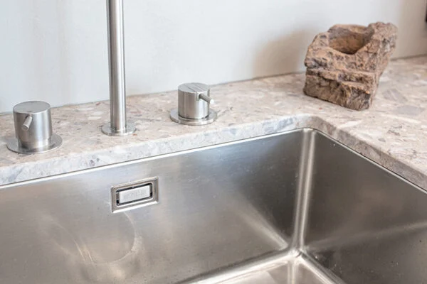 lagom 50 terasallas kivitason alle asennettuna diskho undermonterad stainless steel sink undermounted