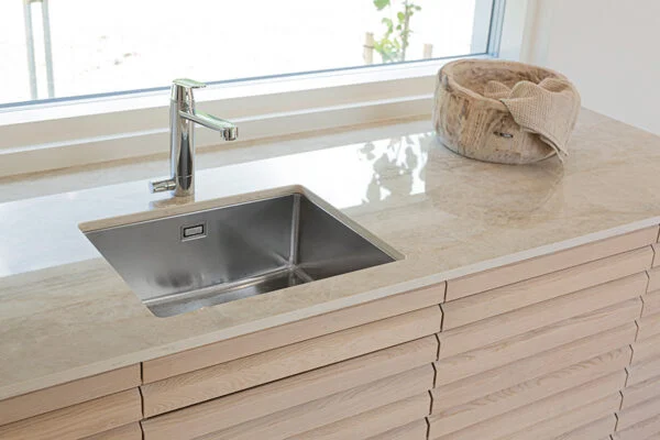 lagom 50 undermounted to worktop kivitason alle asennettu tiskiallas diskho