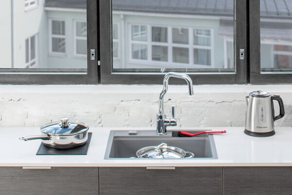 vaaleanharmaa tiskialla gra diskho grey quartz sink stala ceg51 57gf
